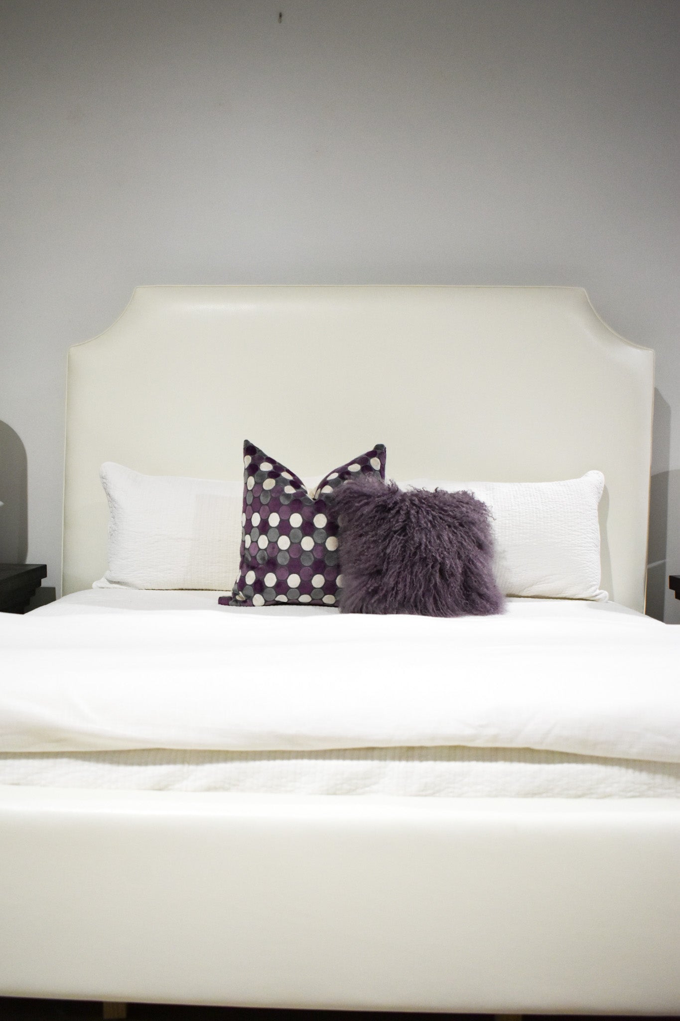 Upholstered King Bed - Avanti White Leather