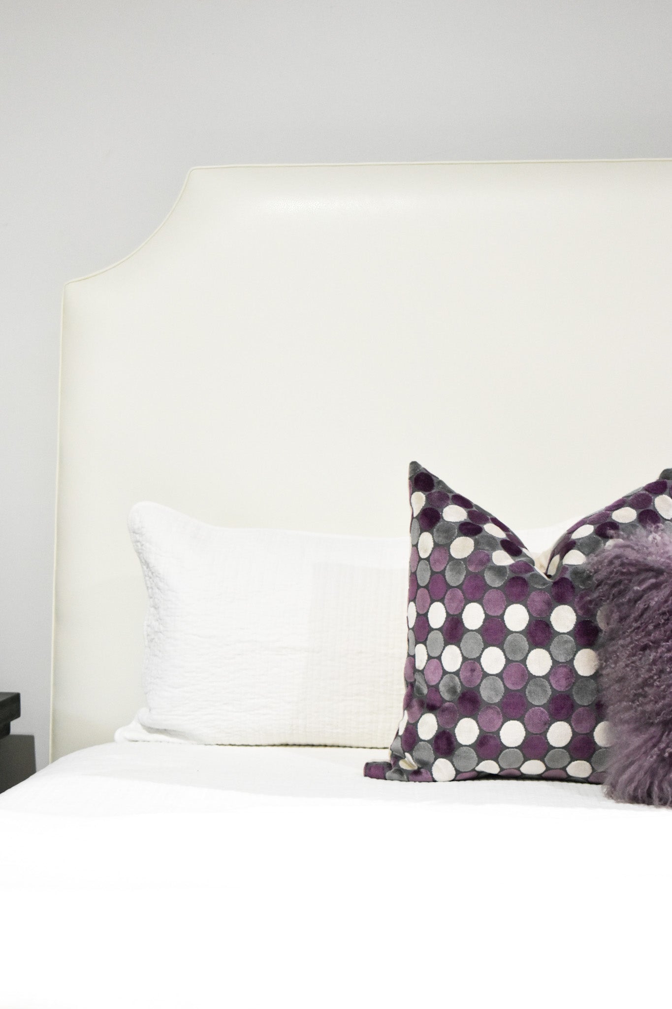 Upholstered King Bed - Avanti White Leather