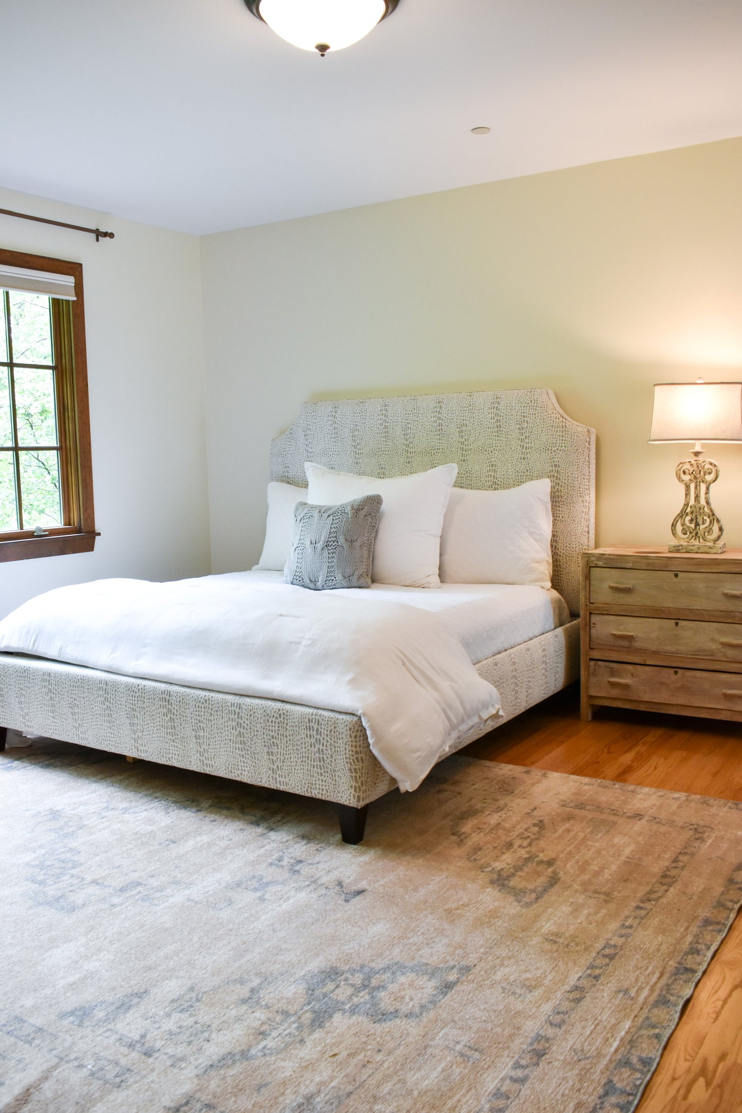 Upholstered Queen Bed - Darwin Cream