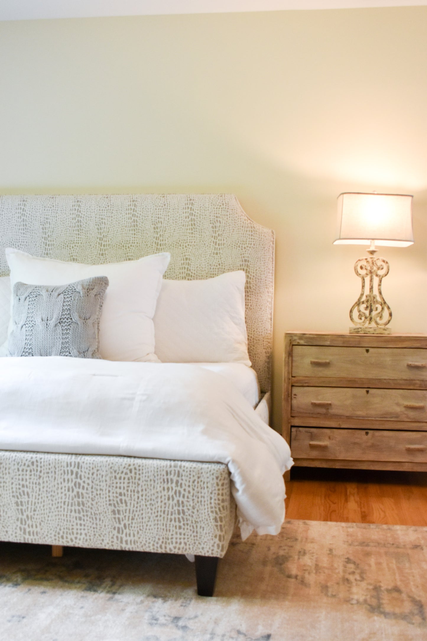 Upholstered Queen Bed - Darwin Cream