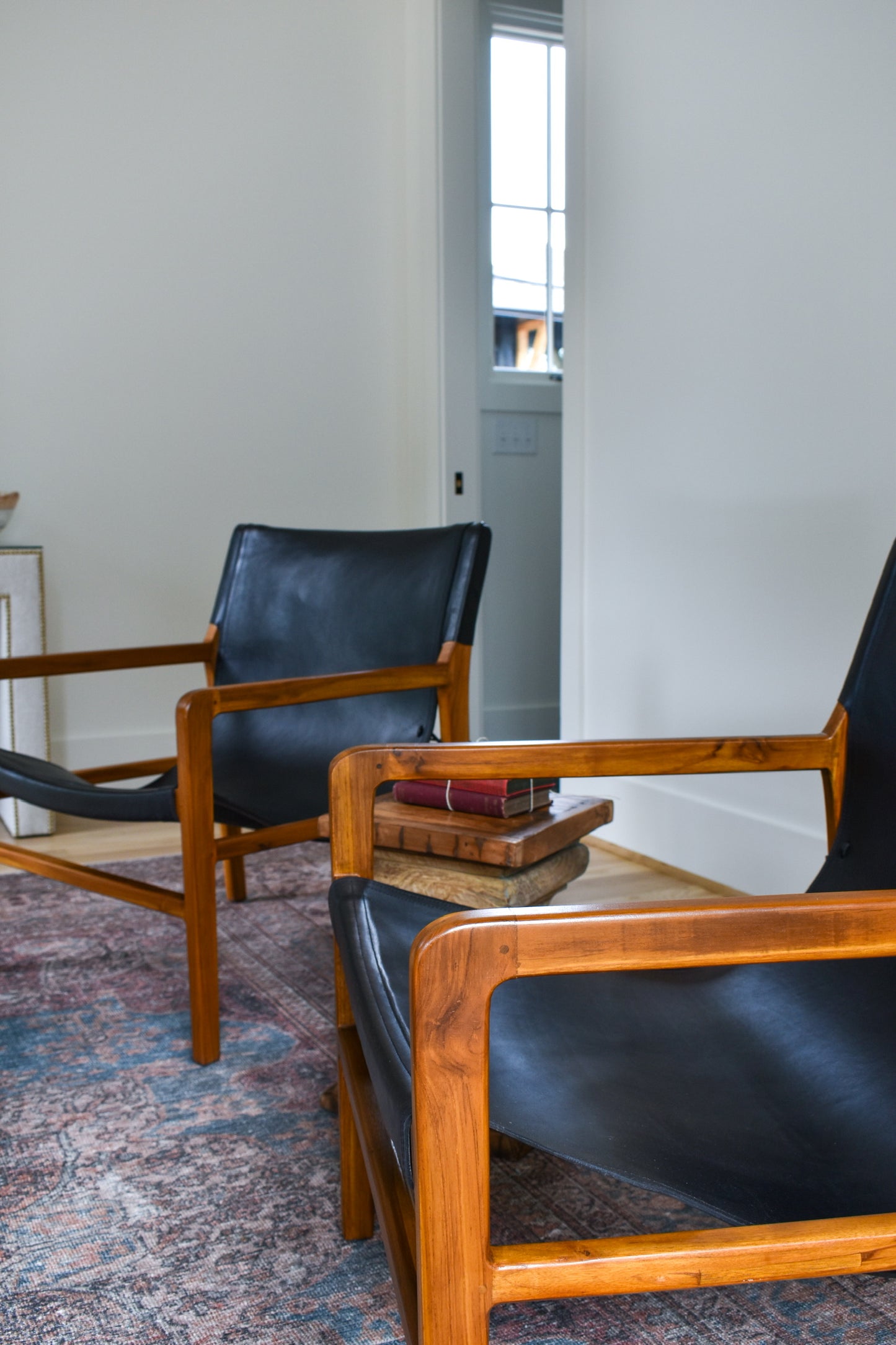 Lisbon Occasional Black Leather Chair