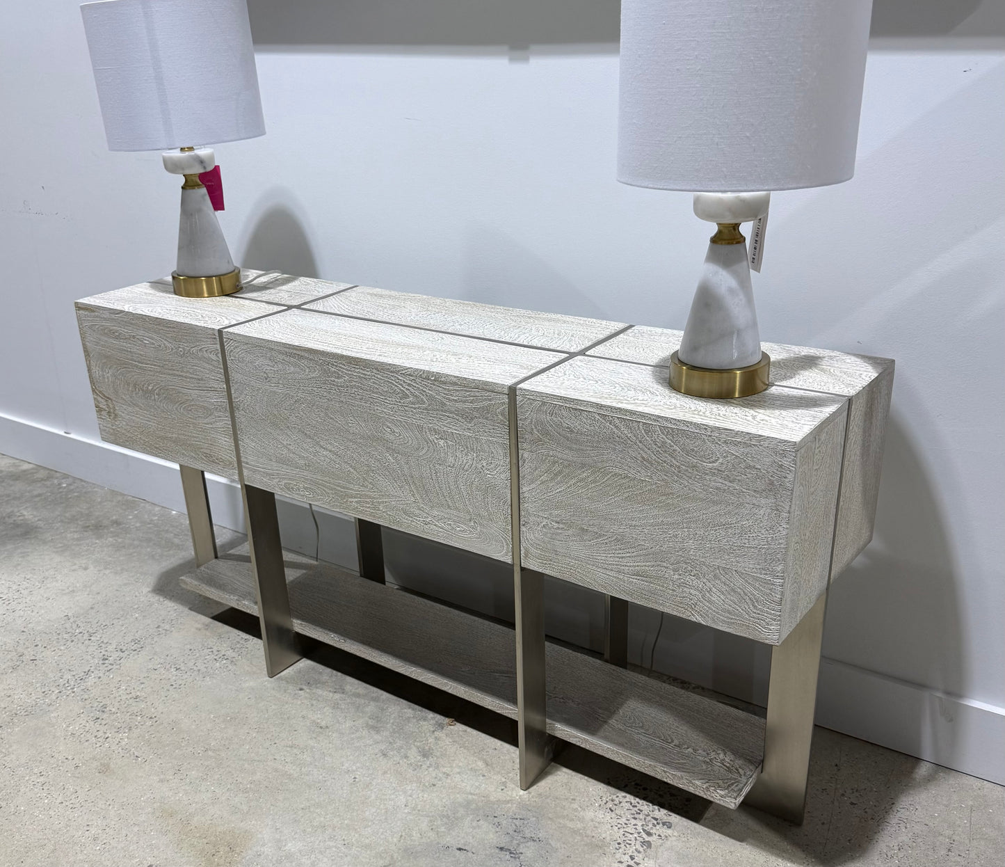 Barbara Console