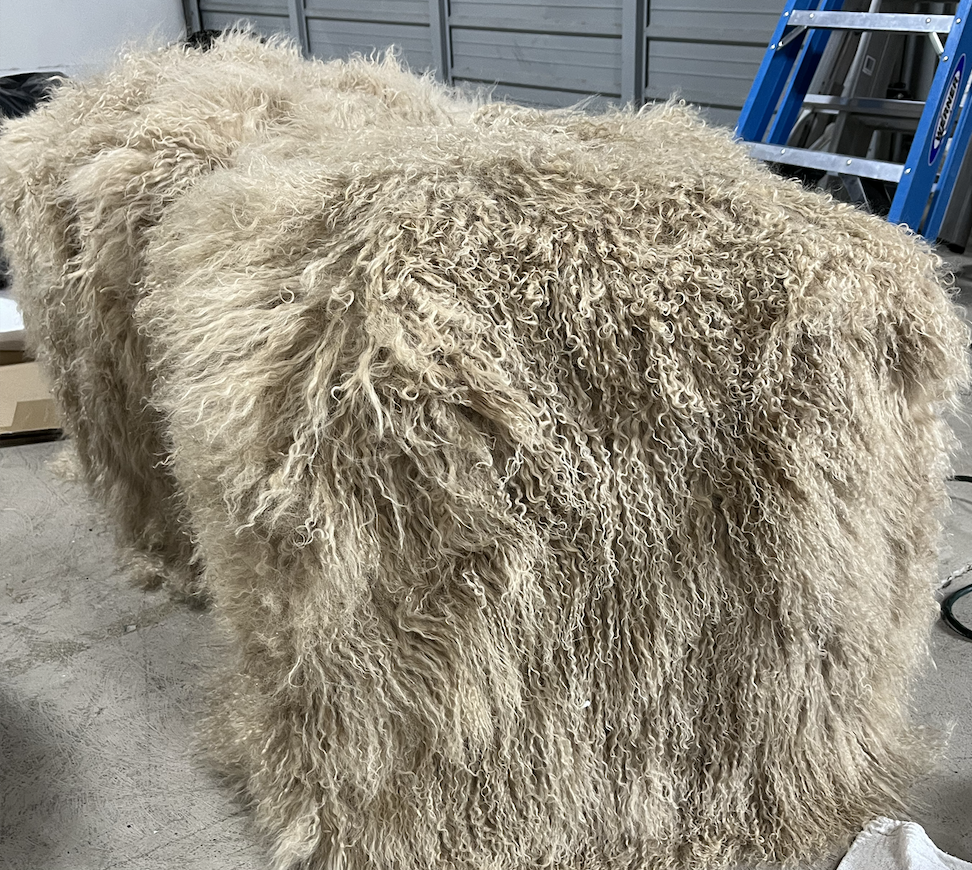 Pouf Tibetan Lamb Champagne