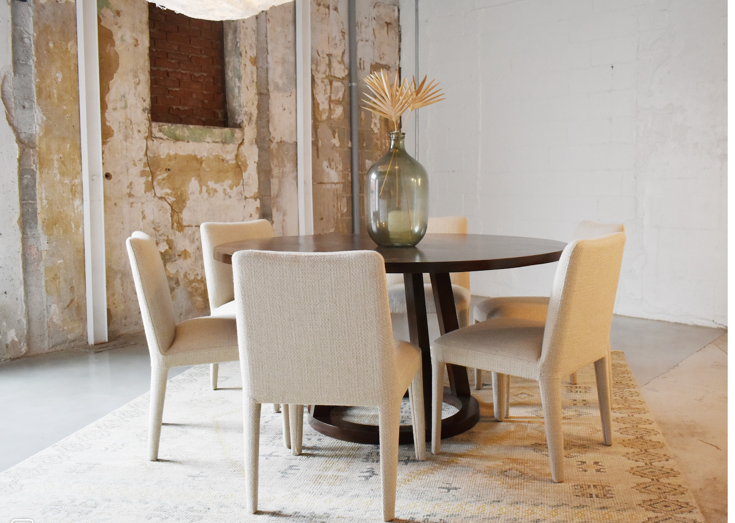 Larry Leg Chair in Oatmeal
