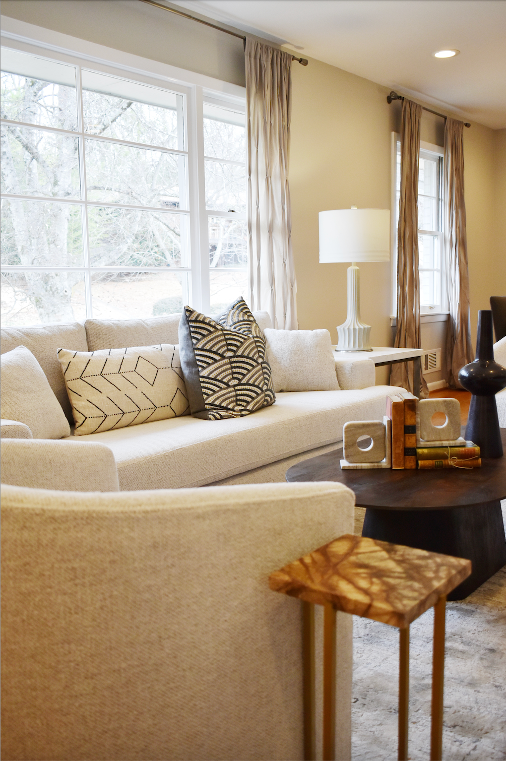 Rocky Sofa in Glacier 95"