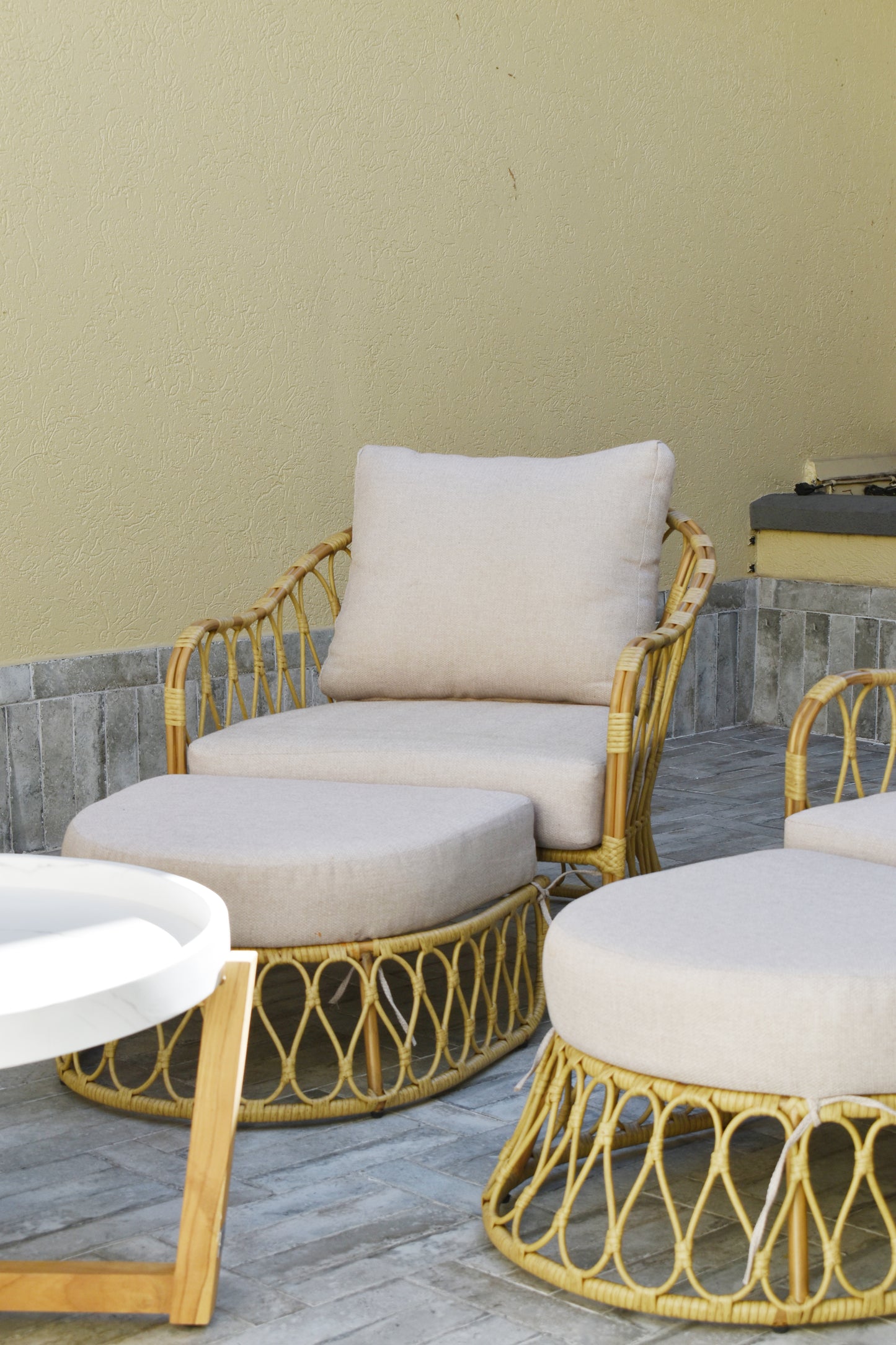 Beach Outdoor Armchair and Footrest