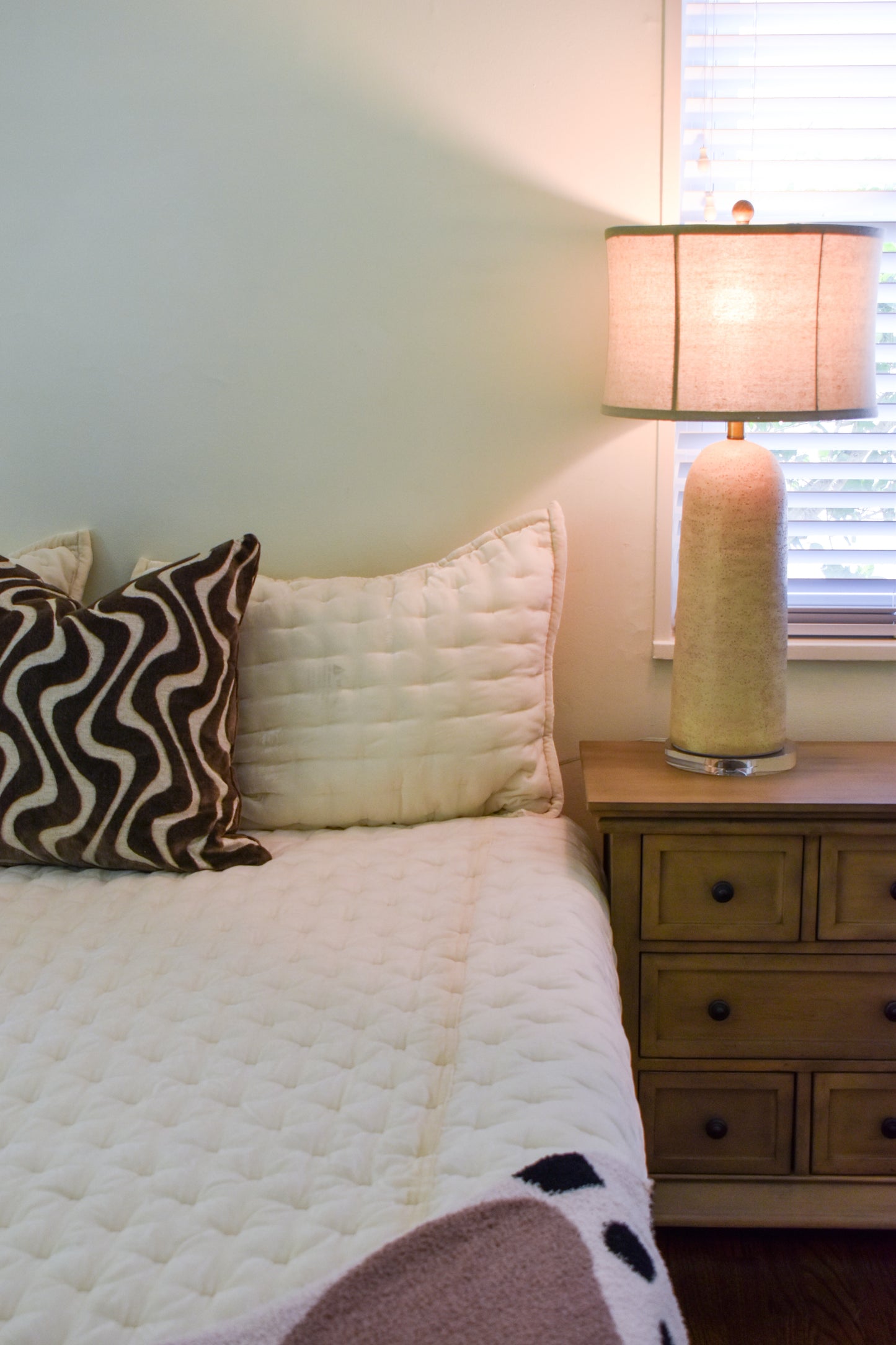 Half Flannel Geometric Abstract Decorative Blanket