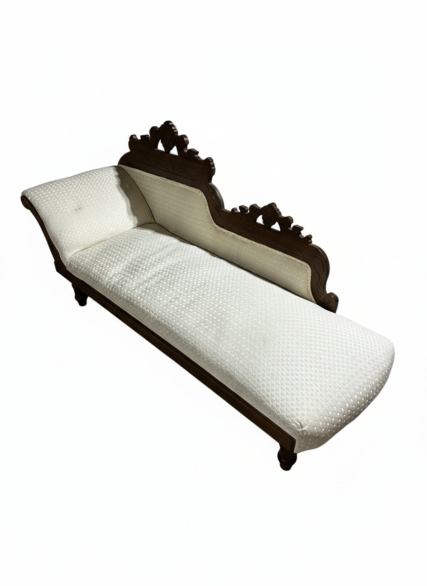 Vintage Fainting Chaise