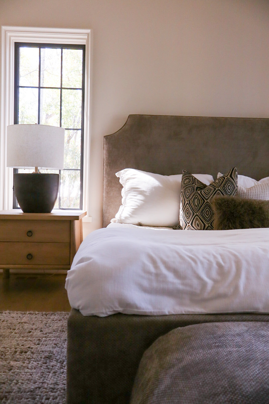 Upholstered King Bed, Aiden Cocoa