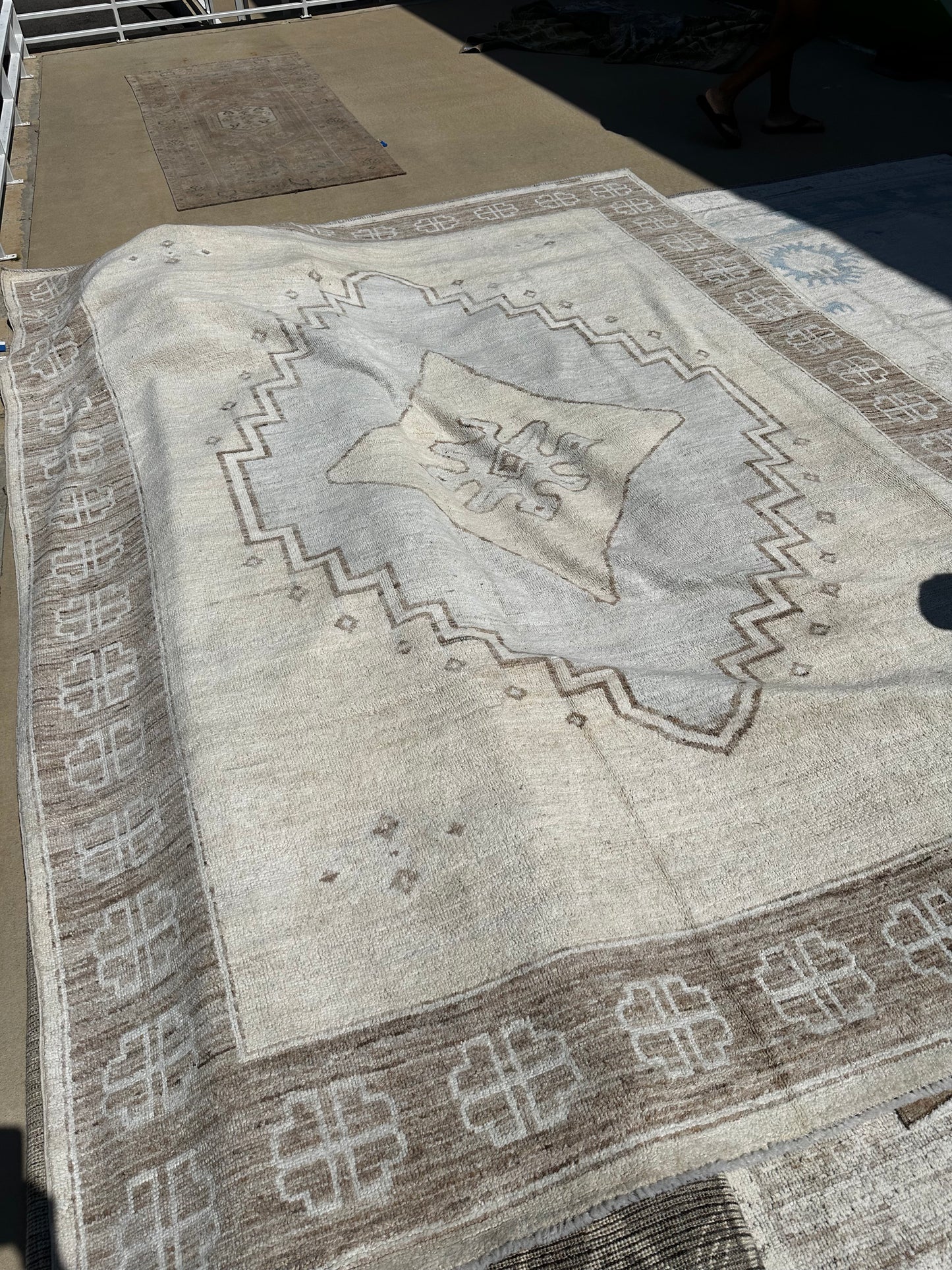Ushak Rug 9x12