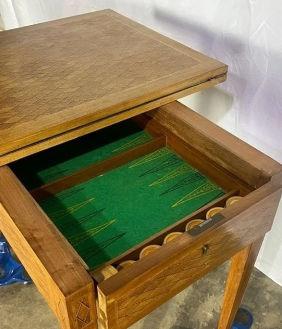 Mahjong Game Table