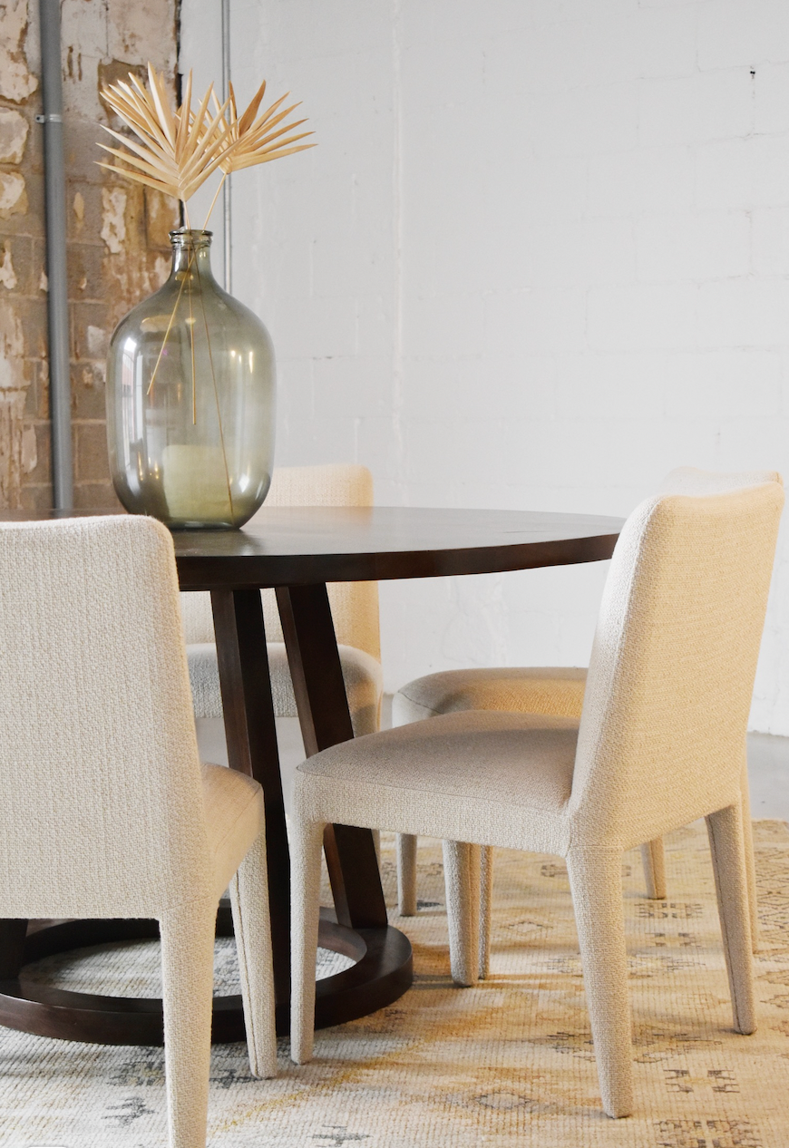 Larry Leg Chair in Oatmeal
